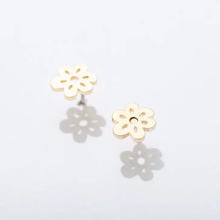 Load image into Gallery viewer, Larissa Loden Little Polkadot Flower Stud Earrings